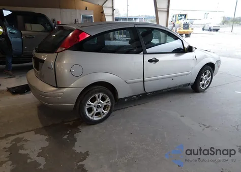 2006 Ford Focus Zx3 z USA, uszkodzony, nr VIN 1FAHP31N46W156824